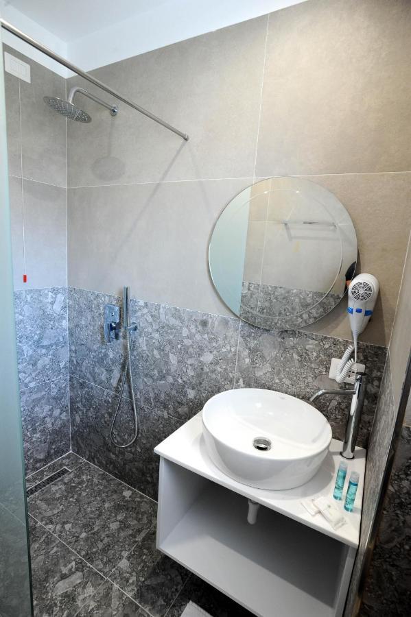Afrodite Suites Sarandë 외부 사진
