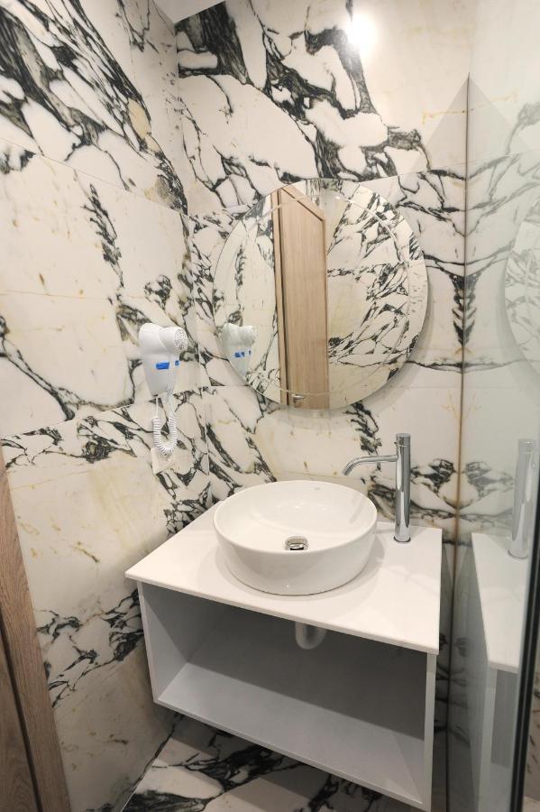 Afrodite Suites Sarandë 외부 사진
